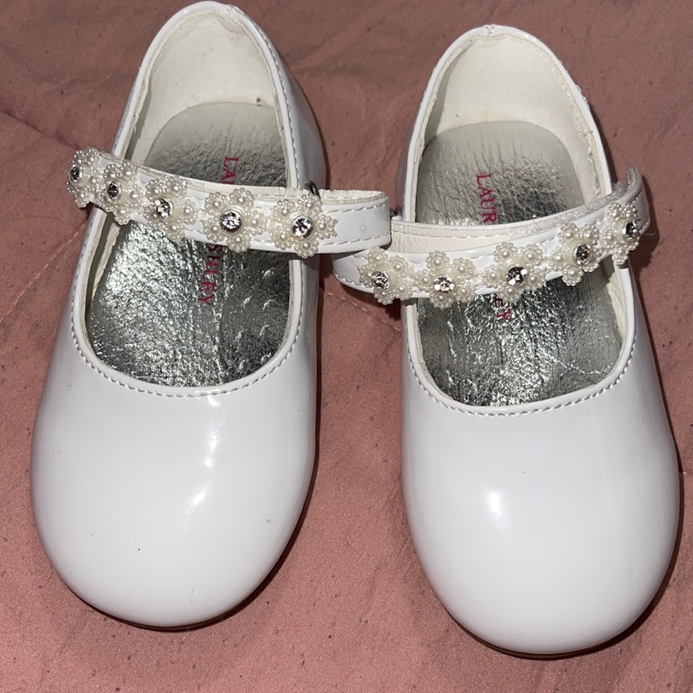 Dress shoes